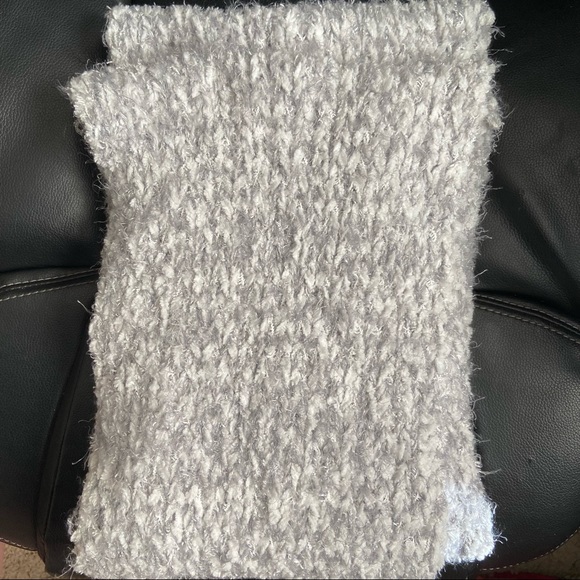 NWT Silver, White, & Gray Sonoma Infinity Scarf - Picture 6 of 10